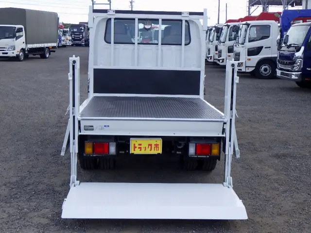 いすゞ エルフ TRG-NJR85A(2WD)の写真9