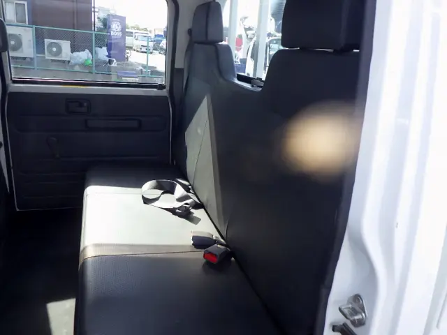いすゞ エルフ TRG-NJR85A(2WD)の写真13