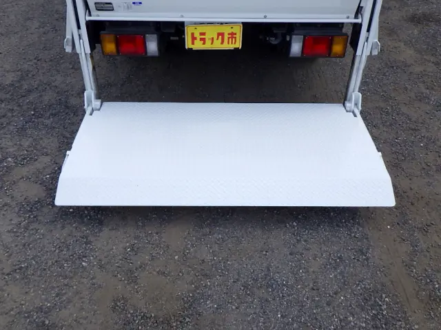 いすゞ エルフ TRG-NJR85A(2WD)の写真34