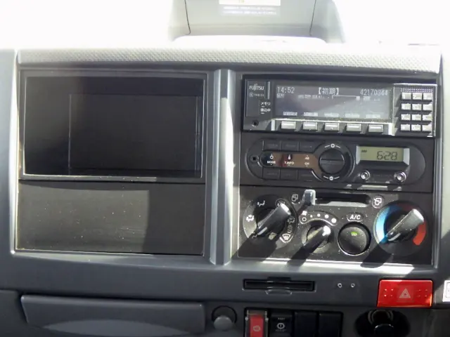 いすゞ エルフ 2RG-NPR88YN(2WD)の写真15