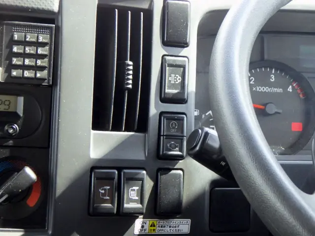 いすゞ エルフ 2RG-NPR88YN(2WD)の写真17
