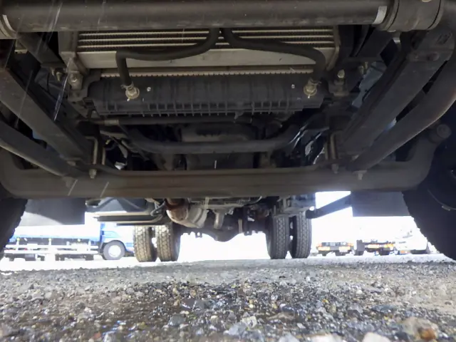 いすゞ エルフ 2RG-NPR88YN(2WD)の写真25