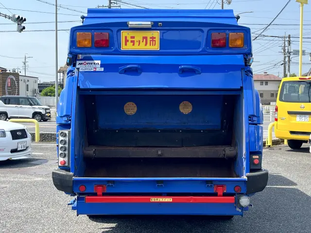 いすゞ エルフ 2RG-NMR88AN(2WD)の写真6