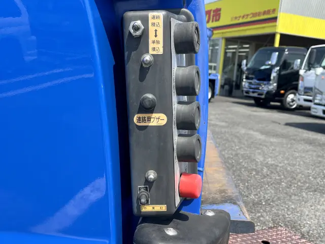いすゞ エルフ 2RG-NMR88AN(2WD)の写真9