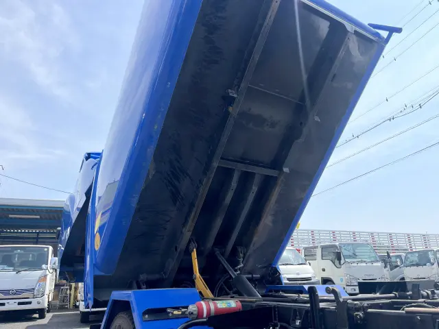 いすゞ エルフ 2RG-NMR88AN(2WD)の写真17