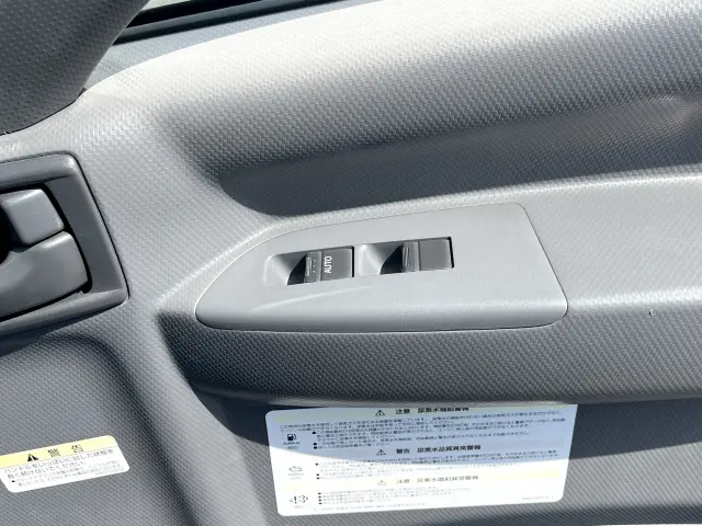 いすゞ エルフ 2RG-NMR88AN(2WD)の写真32
