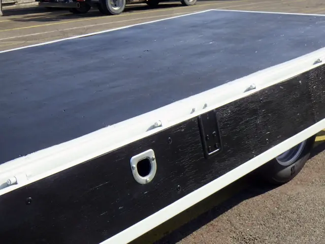 いすゞ エルフ 2RG-NNR88AR(2WD)の写真9