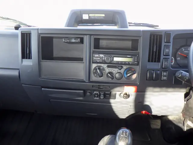 いすゞ エルフ 2RG-NNR88AR(2WD)の写真13