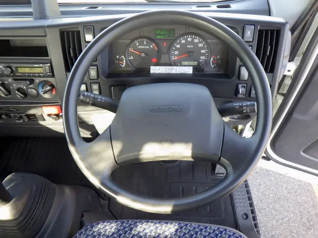 いすゞ エルフ 2RG-NNR88AR(2WD)の写真14