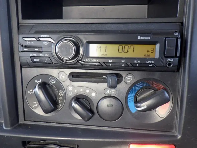 いすゞ エルフ 2RG-NNR88AR(2WD)の写真18