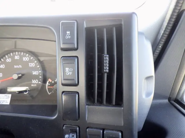 いすゞ エルフ 2RG-NNR88AR(2WD)の写真22