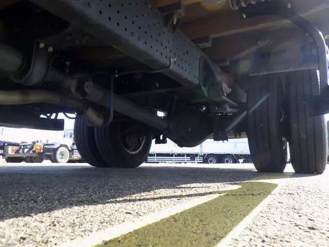 いすゞ エルフ 2RG-NNR88AR(2WD)の写真25