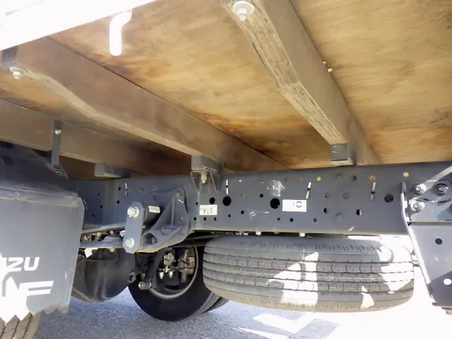 いすゞ エルフ 2RG-NNR88AR(2WD)の写真28