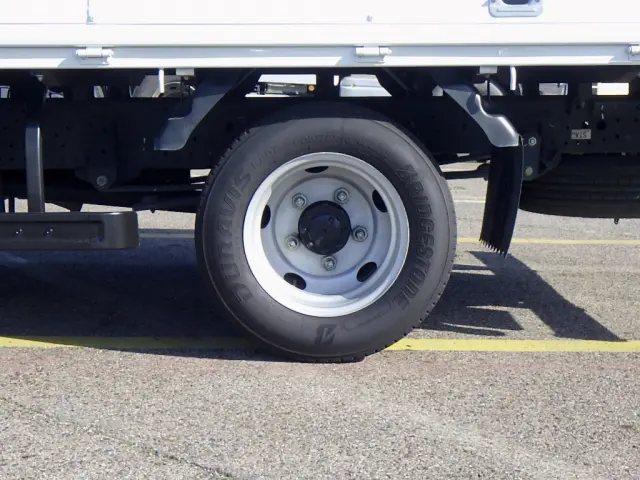 いすゞ エルフ 2RG-NNR88AR(2WD)の写真31