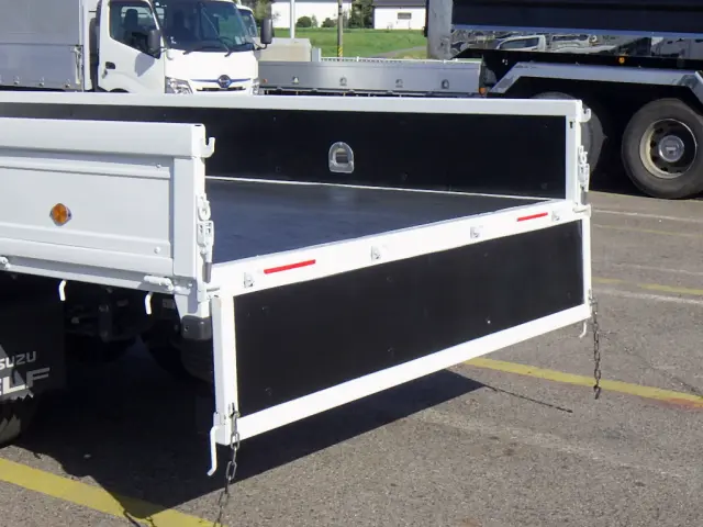 いすゞ エルフ 2RG-NNR88AR(2WD)の写真40