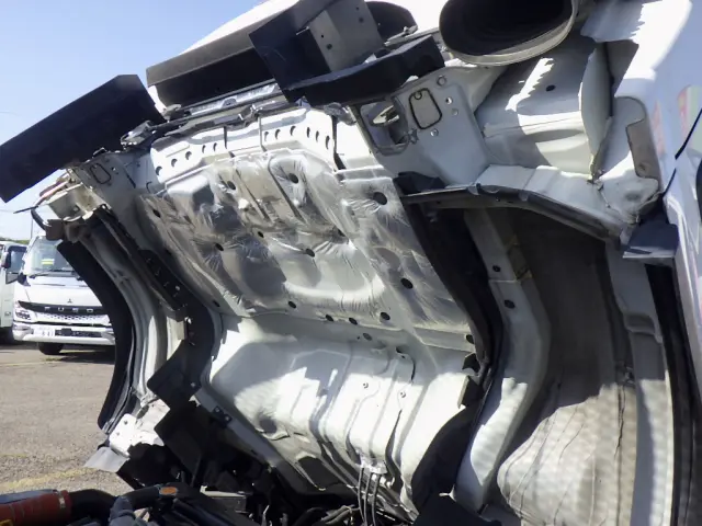 いすゞ エルフ 2RG-NNR88AR(2WD)の写真47