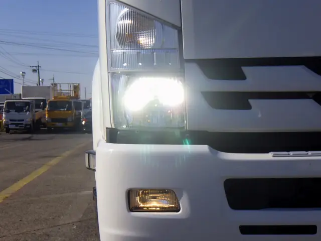 いすゞ フォワード TKG-FRR90T2(2WD)の写真3