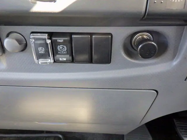 いすゞ フォワード TKG-FRR90T2(2WD)の写真17