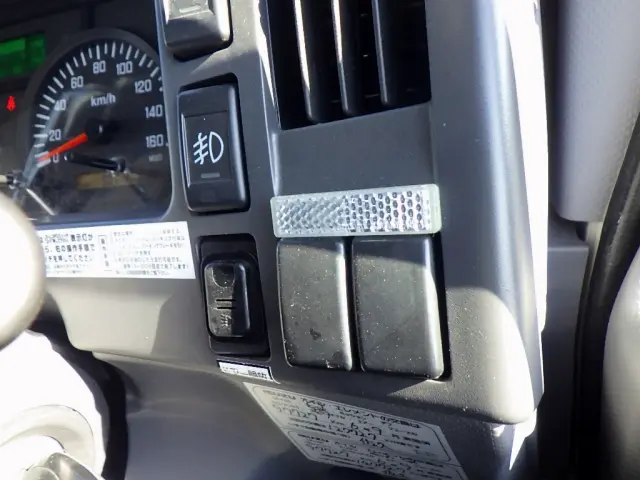 いすゞ フォワード TKG-FRR90T2(2WD)の写真21