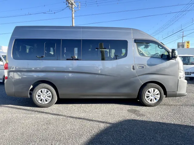 ハイエースと比較してコスパが良い事も人気の秘密♪メーカーに拘らないならオススメの1台です☆|日産 キャラバン 3BF-DS4E26(2WD)の写真5