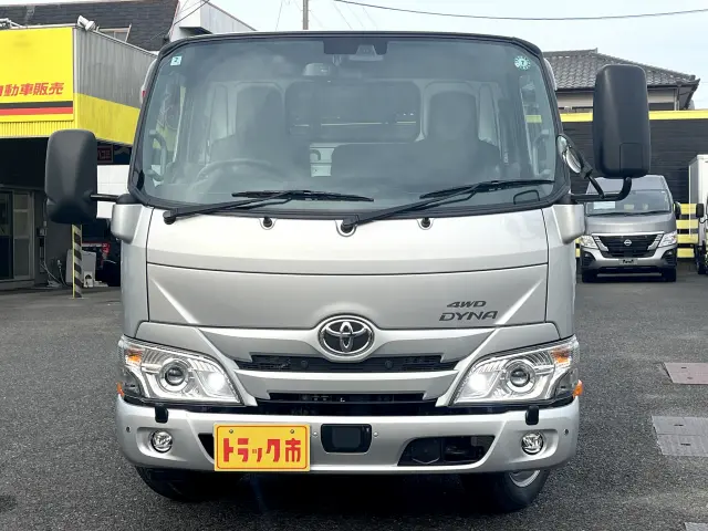 トヨタ ダイナ 2DG-XZC675(4WD)の写真2