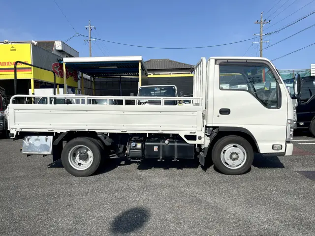 いすゞ エルフ 2RG-NJR88A(2WD)の写真4