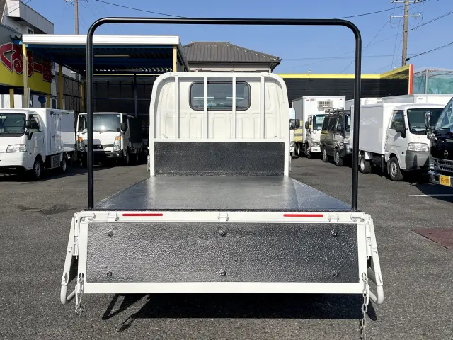 いすゞ エルフ 2RG-NJR88A(2WD)の写真6