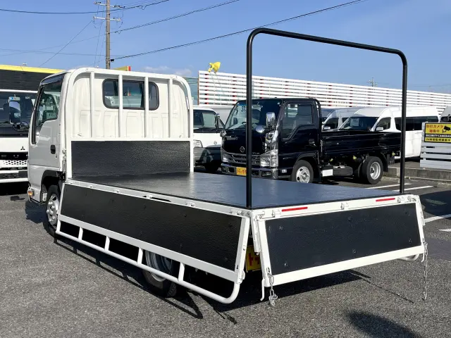 いすゞ エルフ 2RG-NJR88A(2WD)の写真7