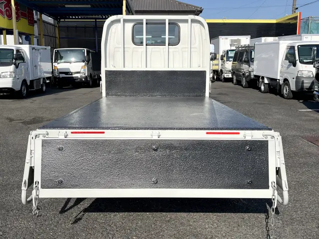 いすゞ エルフ 2RG-NJR88A(2WD)の写真10