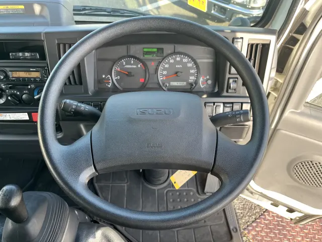 いすゞ エルフ 2RG-NJR88A(2WD)の写真16