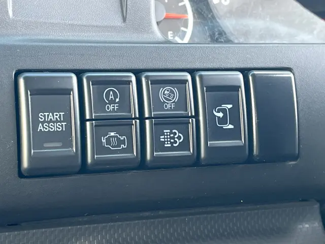 いすゞ エルフ 2RG-NJR88A(2WD)の写真21