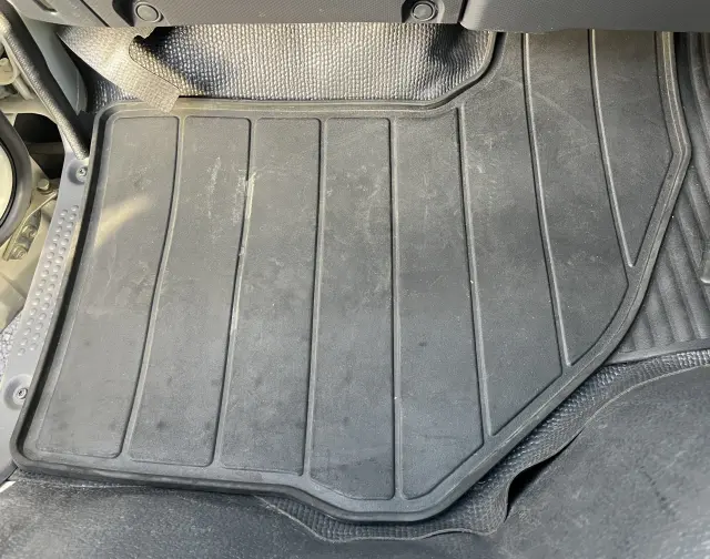 いすゞ エルフ 2RG-NJR88A(2WD)の写真27