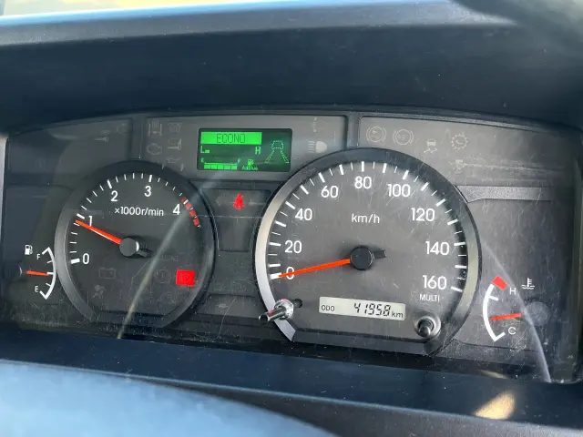 いすゞ エルフ 2RG-NJR88A(2WD)の写真30