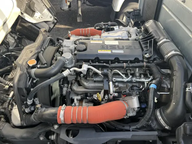 いすゞ エルフ 2RG-NJR88A(2WD)の写真32