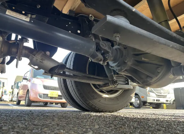 いすゞ エルフ 2RG-NJR88A(2WD)の写真38