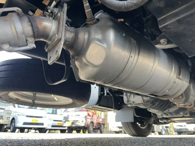 いすゞ エルフ 2RG-NJR88A(2WD)の写真39