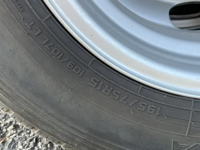 いすゞ エルフ 2RG-NJR88A(2WD)の写真45