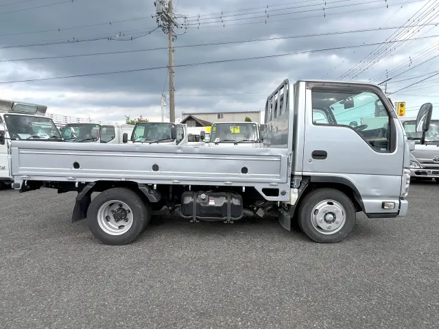 いすゞ エルフ TRG-NHR85A(2WD)の写真4