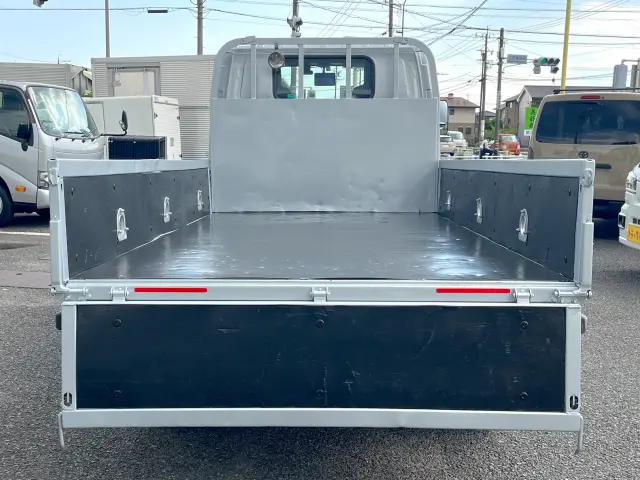 いすゞ エルフ TRG-NHR85A(2WD)の写真6
