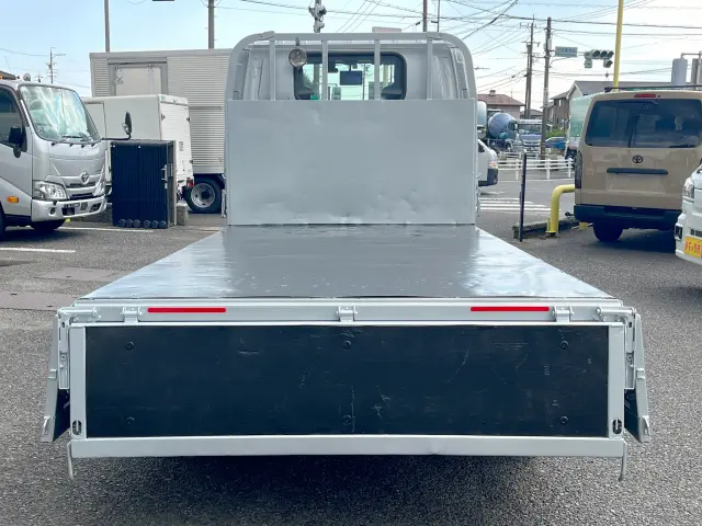 いすゞ エルフ TRG-NHR85A(2WD)の写真8
