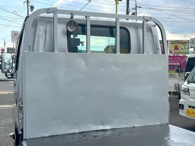いすゞ エルフ TRG-NHR85A(2WD)の写真11