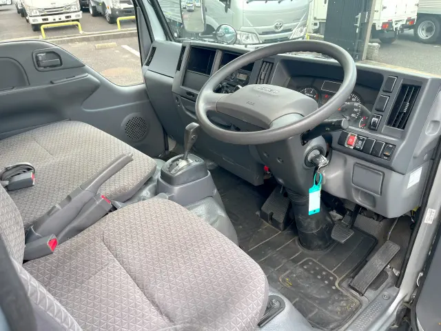 いすゞ エルフ TRG-NHR85A(2WD)の写真12