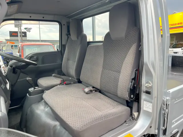 いすゞ エルフ TRG-NHR85A(2WD)の写真14