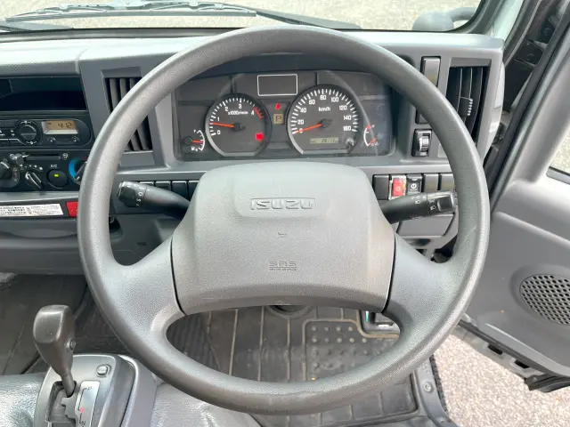 いすゞ エルフ TRG-NHR85A(2WD)の写真15
