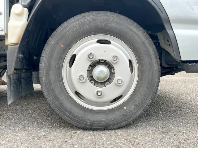 いすゞ エルフ TRG-NHR85A(2WD)の写真39