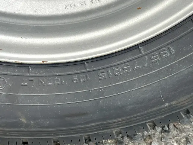 いすゞ エルフ TRG-NHR85A(2WD)の写真43