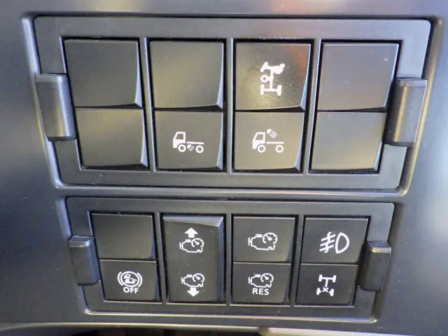 ＵＤ クオン 2PG-CW4AL(6x4)の写真17