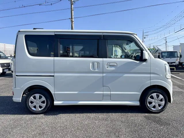 スズキ エブリイ 3BA-DA17W(2WD)の写真5