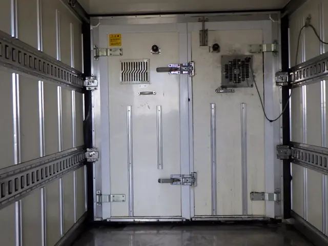 トヨタ ダイナ TKG-XZC655(2WD)の写真8