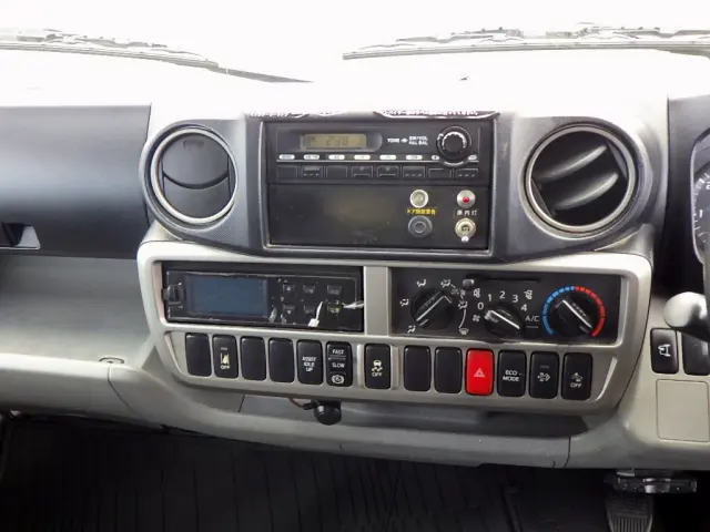 トヨタ ダイナ TKG-XZC655(2WD)の写真14